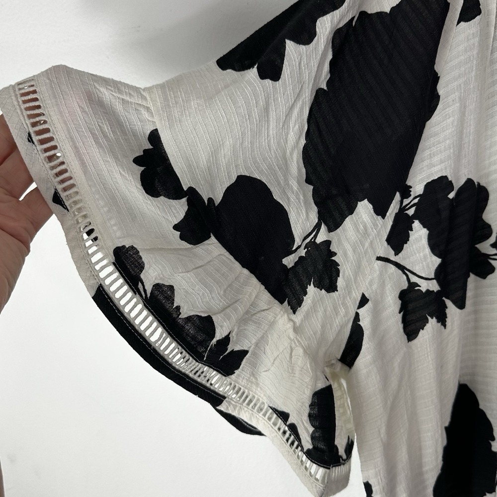 Lane Bryant Zen Tie Top Women's 22/24 Black White Floral Classic V Neck Ruffle - Picture 9 of 11